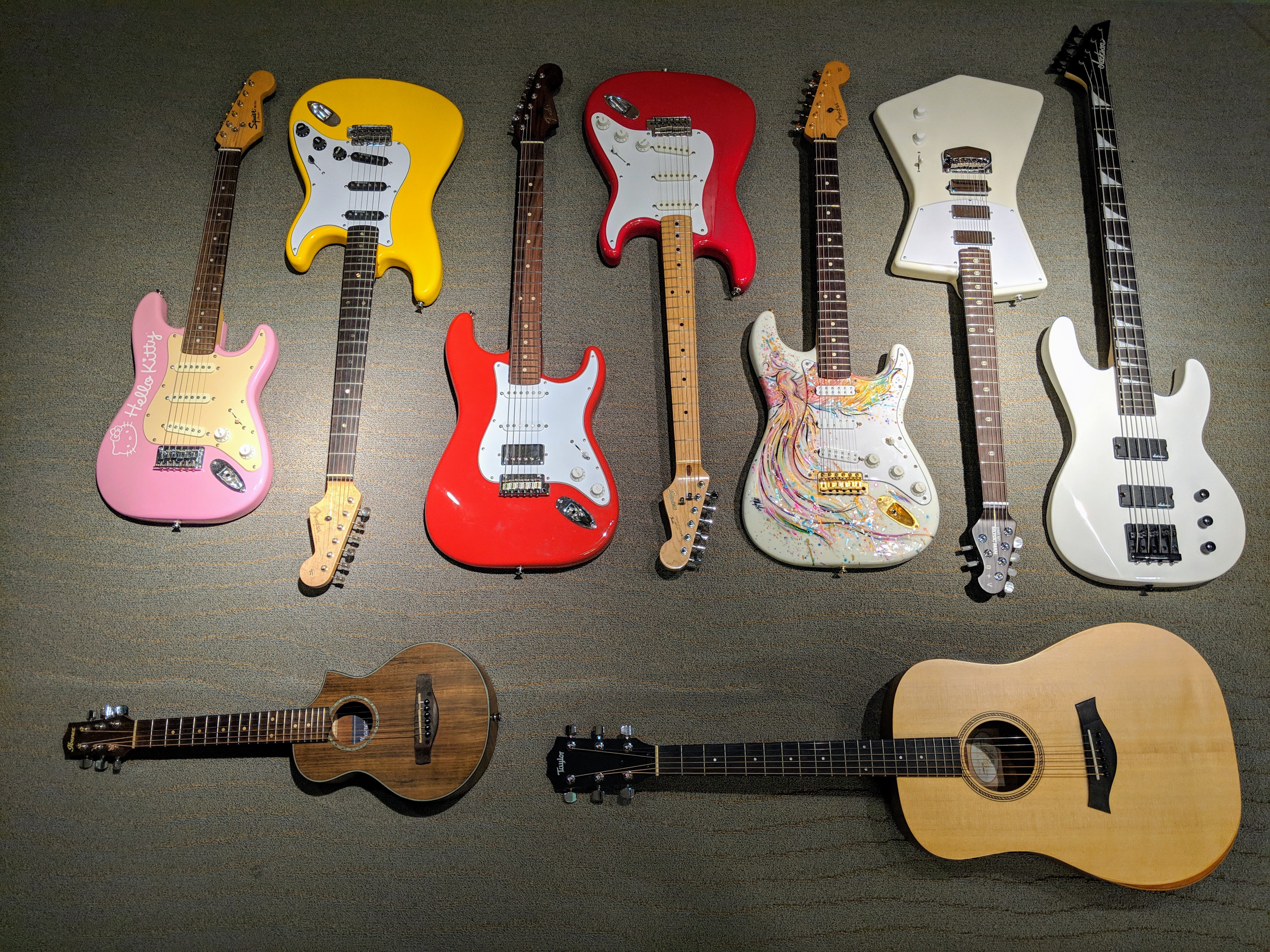 Five (+1) Guitars, One Solo